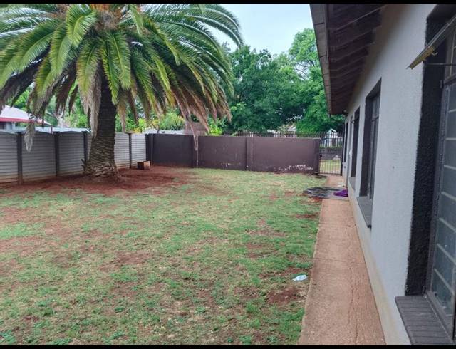 3 BEDROOM PROPERTY TO RENT IN HELIKONPARK
